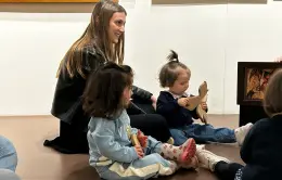 La crèche en visite au MANAS